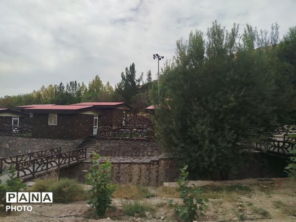جلوه‌گریِ رنگ‌های پاییزی و طراوت چشمه در تفریحگاه «پیر خوشدر» کلاته‌رودبار