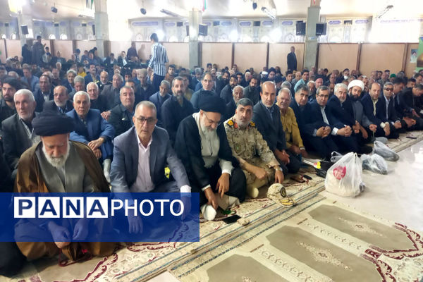 اقامه آخرین نماز جمعه ماه مبارک رمضان با حضور چشمگیر مردم یاسوج