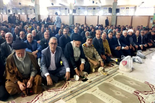 اقامه آخرین نماز جمعه ماه مبارک رمضان با حضور چشمگیر مردم یاسوج