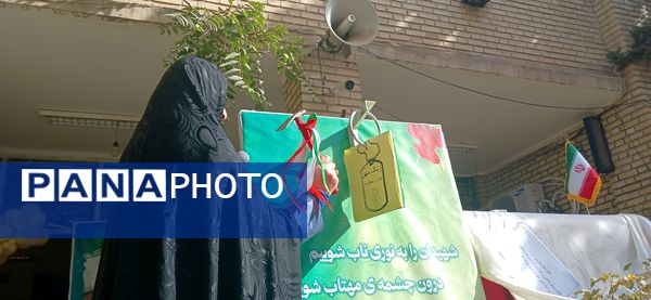 نواختن زنگ آغاز سال تحصیلی در دبیرستان شاهد شهید کلانتری همزمان با سراسر کشور 