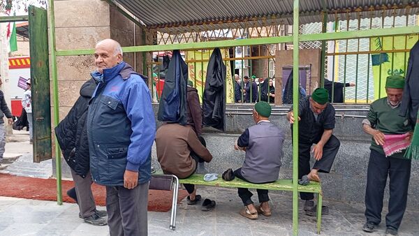 اقامه نماز جماعت ظهر و عصر در روز ۲۲بهمن  شهر بار نیشابور