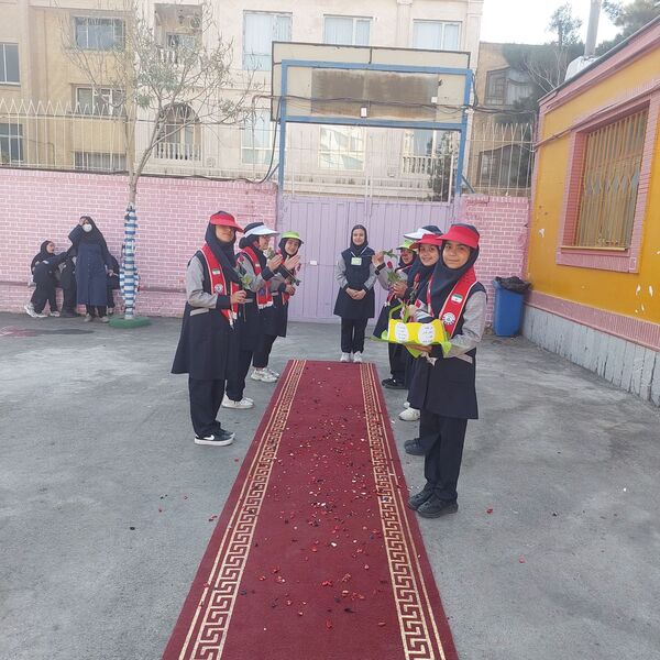 هفته پیوند اولیا و مربیان در دبستان دخترانه ساره