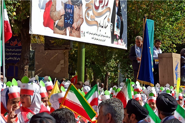 راهپیمایی ۱۳ آبان در شهرستان آباده 