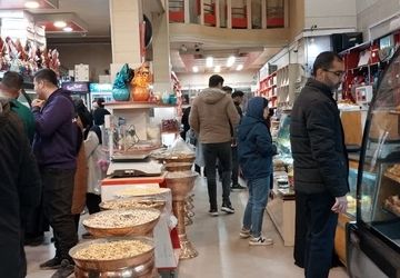 موجی از شور و محبت در میان شهروندان دامغانی در روز ولادت امام علی (ع)