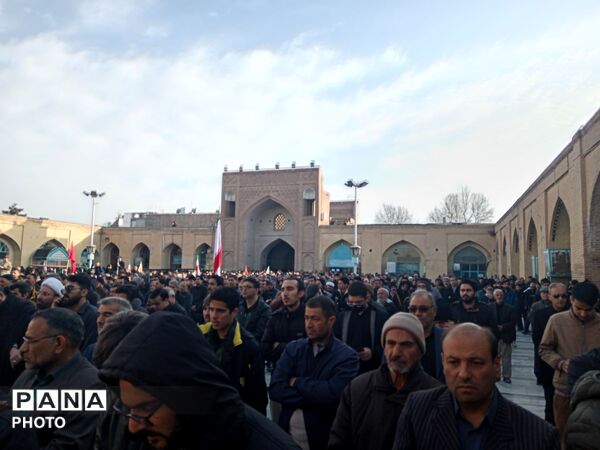 مردم ولایت مدار نیشابور در سوگ رهبر آزاده شهیدشان در مسجد جامع