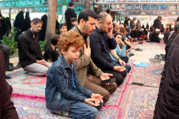 مراسم تحویل سال در گلزار شهدای قم