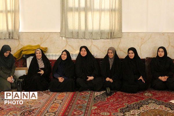 آغاز مسیر بندگی؛ جشن تکلیف دانش‌آموزان دختر فیروزکوهی