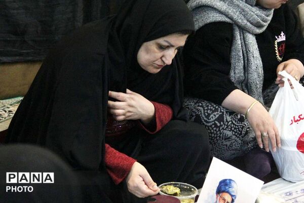 برپایی سفره بزرگ اطعام افطار در مسجد علی اکبر شهرستان قرچک