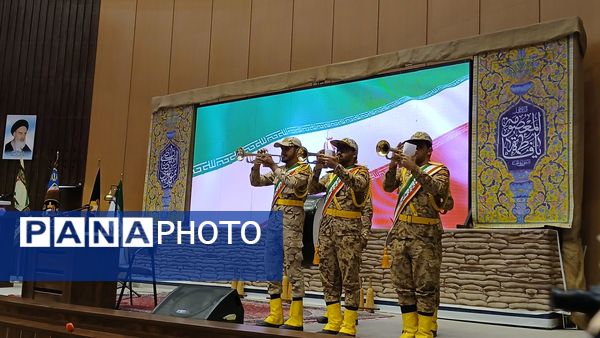 نمایشگاه «در لباس سربازی»