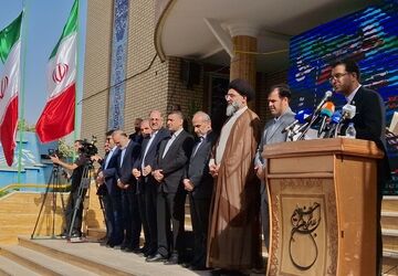 زنگ آغاز سال تحصیلی با حضور مسئولان در دبیرستان شهید چمران پیشوا به صدا در آمد