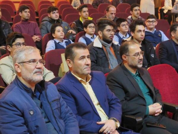 آیین تجلیل از افتخارآفرینان علمی و پژوهشی پژوهش‌سرای خوارزمی ناحیه ۳ کرج