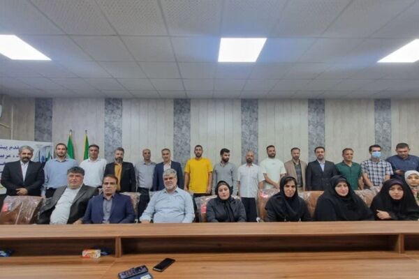 نشست هم‌اندیشی سبک‌های آزاد کاراته با مربیان خرم‌ آباد