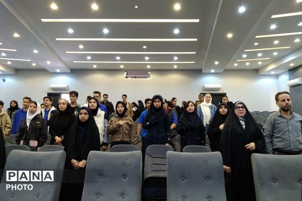 تقدیر از برگزیدگان استانی و منطقه‌‌ای مسابقات علمی پژوهشی 