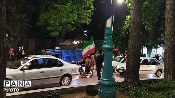 گذری بر میدان حافظ در   هشتاد و پنجمین شب از اجتماعات مردمی نیشابور