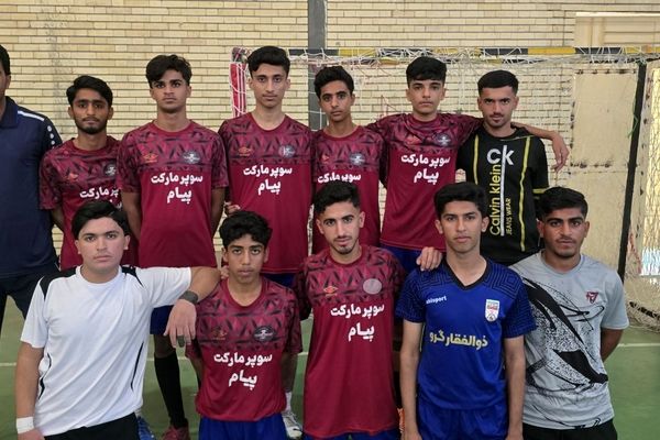 قهرمانی علامه محمدتقی گرو در مسابقات فوتسال سالگرد پیروزی انقلاب در سندرک