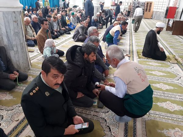 برپایی میز خدمت و جمع آوری کمک‌های مردمی برای جبهه مقاومت 