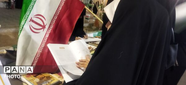 برپایی نمایشگاه کتاب صوتی همسفر دانا در حاشیه تجمعات 