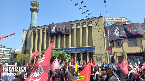 تهران در سوگ؛ خیابان‌ها لبریز از حضور مردم