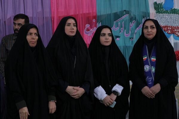 بهارستان دو صحنه همفکری، همدلی و همکاری پیشتازان در همایش یاوران انقلاب