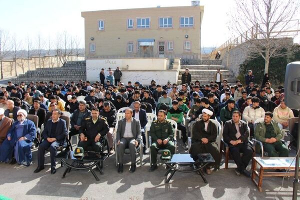 طنین زنگ انقلاب در هنرستان فارابی؛ آغاز شور و جشن دهه فجر در شهرستان سملقان