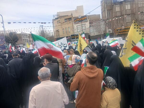 جلوه هایی از راهپیمایی جشن پیروزی انقلاب در شهر قم