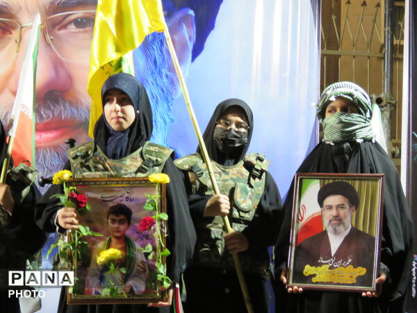 رژه دختران جان فدا همزمان با سراسر کشور در شهرستان خلیل آباد 