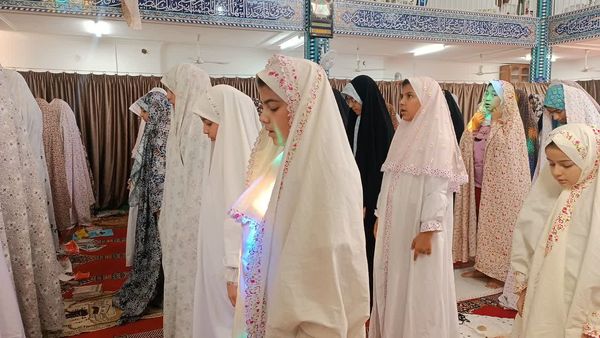 جماعت در اعتکاف دانش‌آموزی، طعم شیرین بندگی