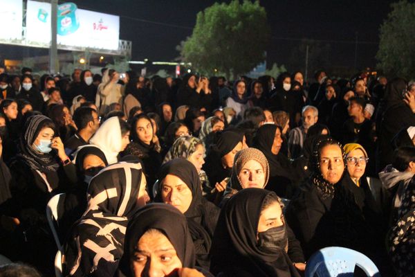 تجمع مردم بندرعباس برای جانباختگان بندر شهید رجایی