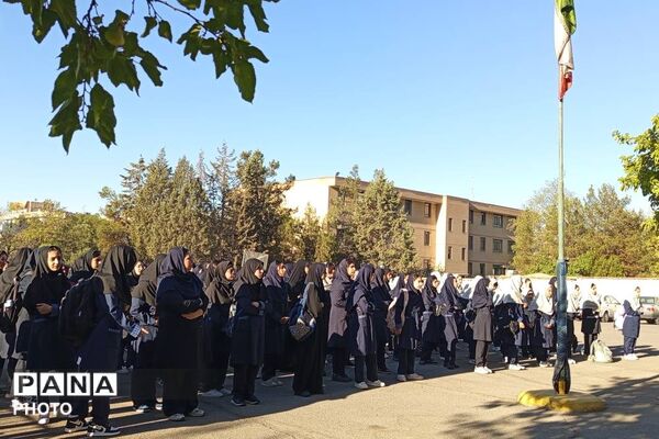 پاییز با بوی کتاب آغاز شد