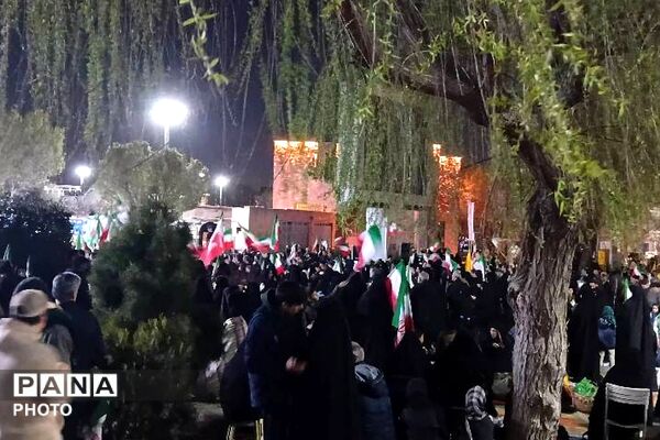 حضور دانش‌آموزان دبیرستان تیزهوشان شهید بهشتی شهرری در تجمع ضد صهیونیستی 