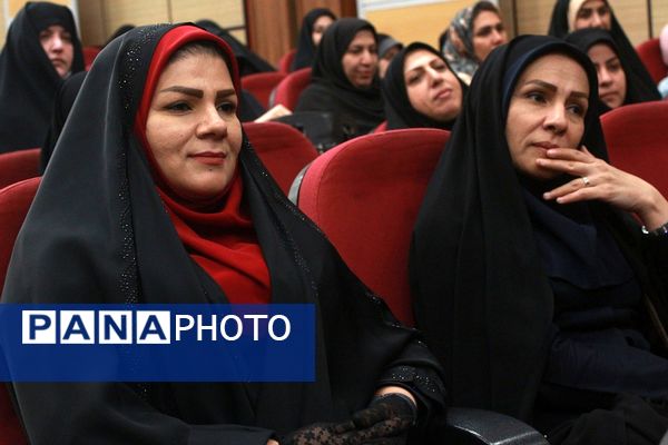  همایش تکریم از مقام معلم در اردوگاه شهید منتظری با حضور مسئولان بهارستان‌2