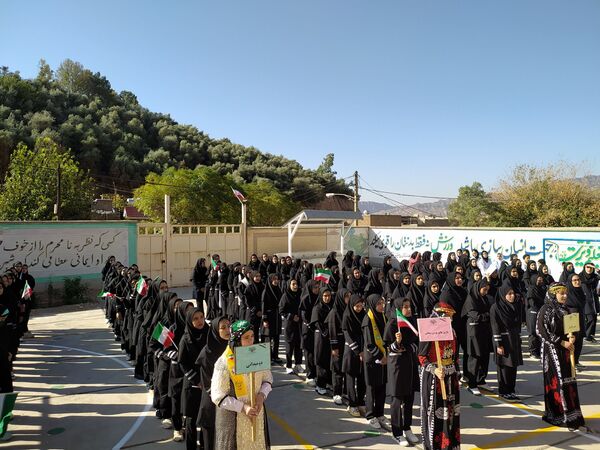 برگزاری المپیاد ورزشی درون‌مدرسه‌ای در دبیرستان ایرانسل معمولان