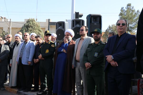 برپایی غرفه سازمان دانش‌آموزی دلیجان در راهپیمایی روز دانش‌آموز