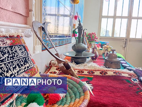 نمایشگاه صنایع دستی و جشنواره غذاهای سنتی به‌مناسبت دهه فجر 