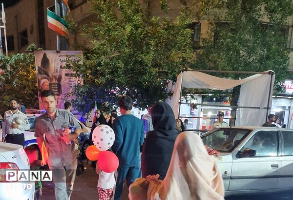 شهر در مسیر غدیر؛ موج شادی در مهمانی ۱۰ کیلومتری