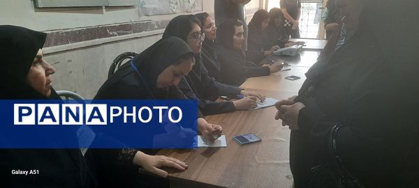 حضور گسترده مردم شهرستان دهلران در دور دوم انتخابات‌ ریاست‌جمهوری