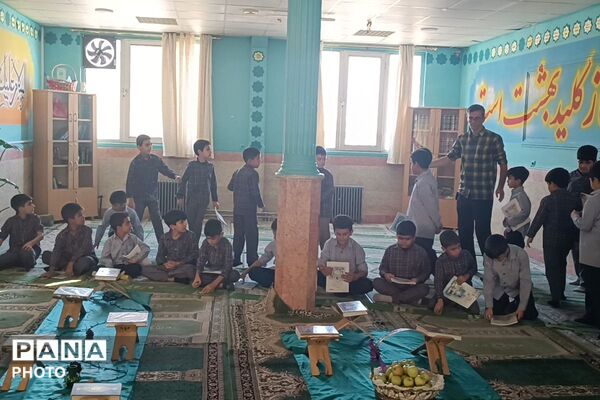  طنین آوای قرآن در دبستان علامه طباطبایی (ره)؛ آغاز هفته قرآن، عترت و نماز