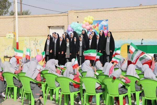 زنگ مهر و مقاومت در مدرسه هفتم تیر بافق