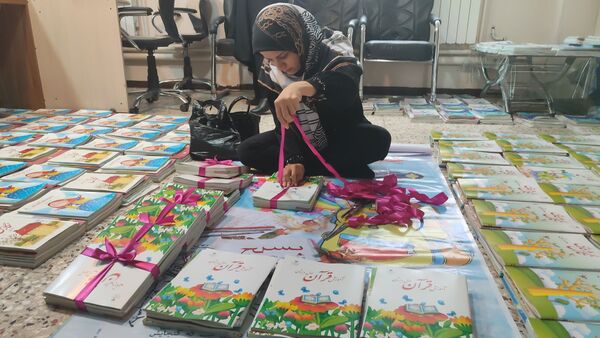 مراسم جشن شکوفه‌‎ها در دبستان شاهد حاج تقی آقا بزرگ مشهد 
