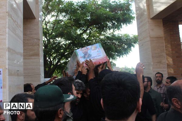 خاکسپاری دو شهید جنگ سوم در گلزار شهدای روستای فردو