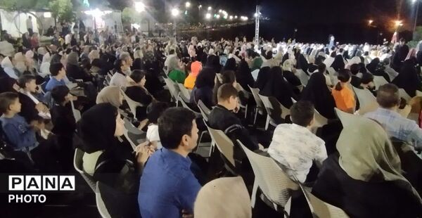 پیوند عشق و ایمان در دلِ جمعیت 