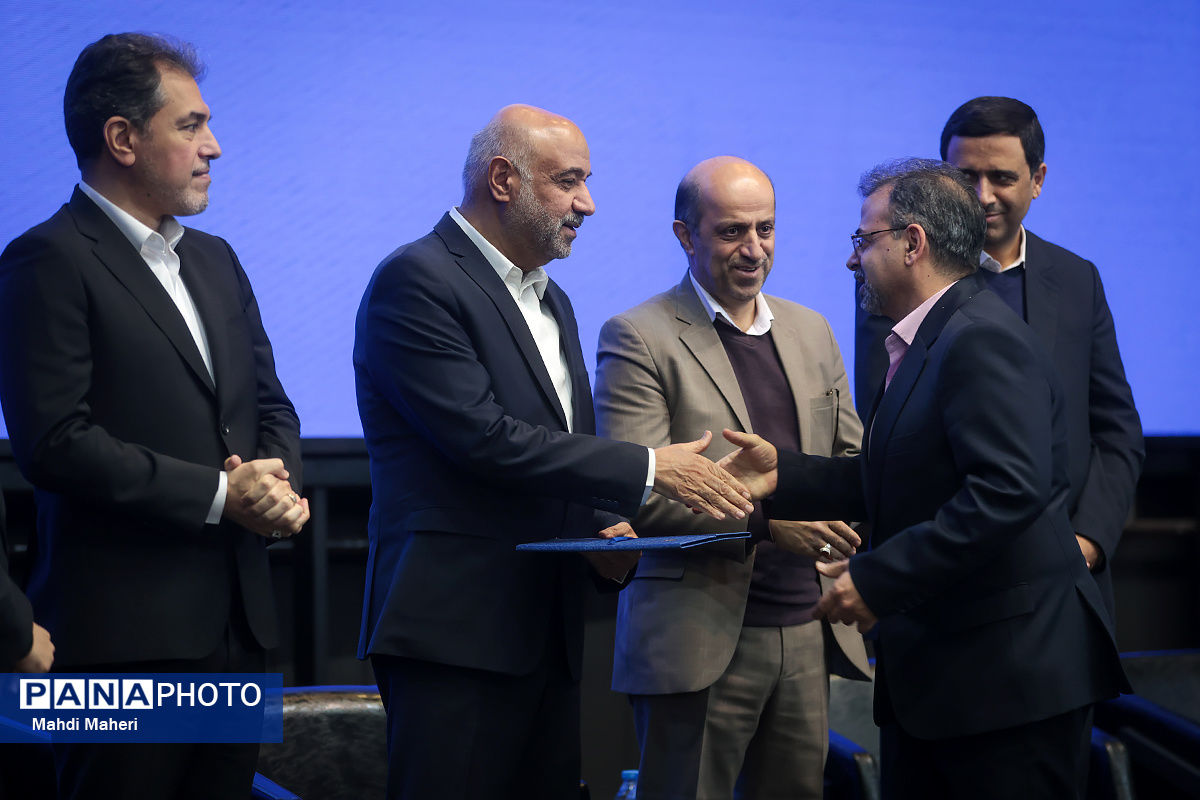  همایش همدلی برای ایران ماهر 