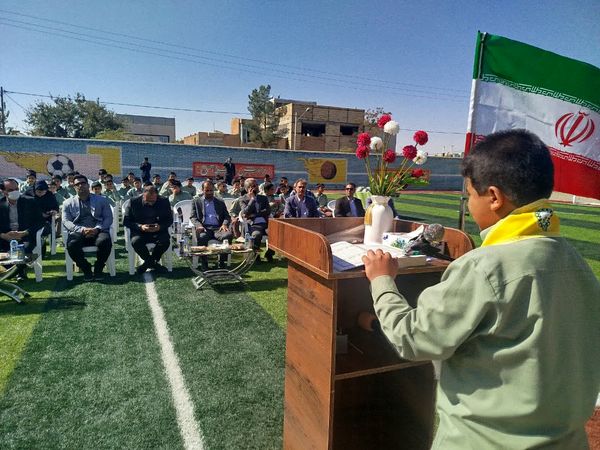 افتتاح چمن مصنوعی دبیرستان نمونه دولتی دانش کاشمر 