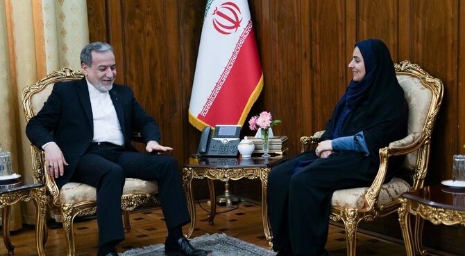 ددیار و گفت‌وگوی وزیران راه و امور خارجه‌