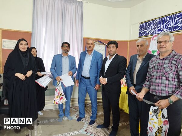 عوامل امور تربیتی آموزش‌وپرورش شیب‌کوه مورد تجلیل قرار گرفتند
