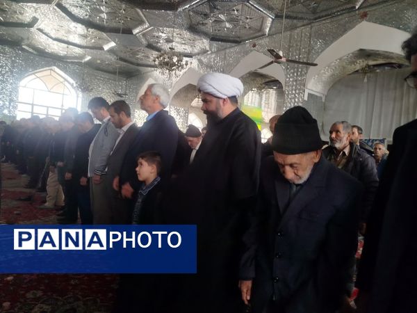 نماز جمعه در کاشمر 