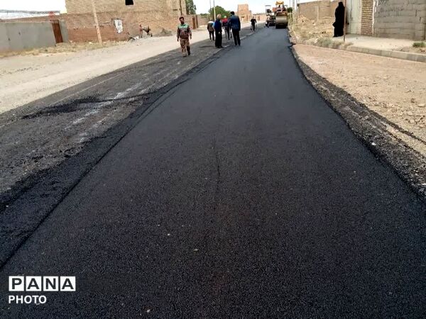 آغاز عملیات آسفالت جاده فدافن به کاشمر گامی بلند در توسعه زیرساخت‌های روستایی