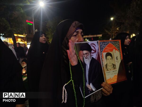 هم‌نشینی‌های همیشگی در حسینیه امام خمینی (ره)
