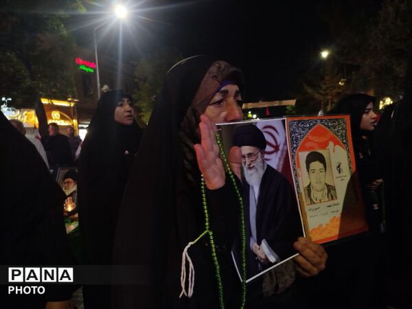 هم‌نشینی‌های همیشگی در حسینیه امام خمینی (ره)