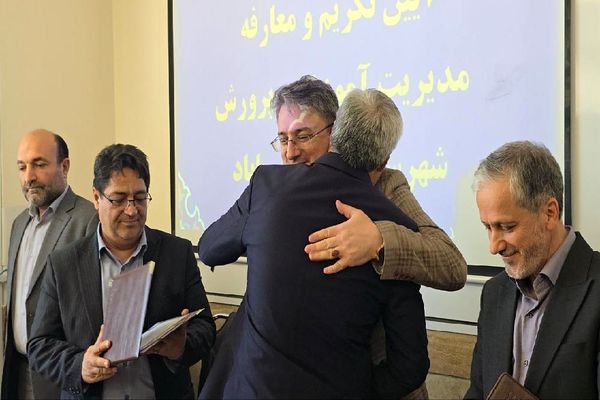 فصل تازه خدمت‌رسانی؛ مهدی ذبیحی بر سکوی مدیریت آموزش و پرورش گناباد